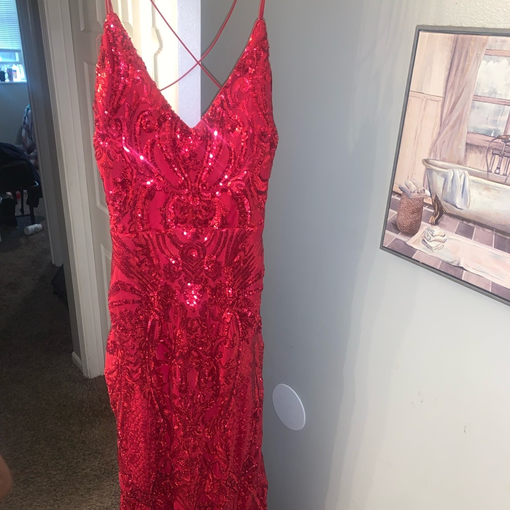 Sparkly red, size 7/8 Macy’s B darlin